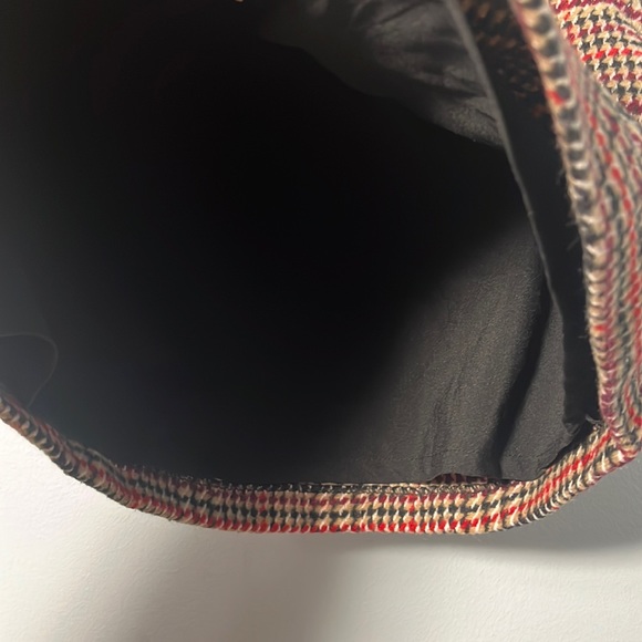 • Forever 21 Burgundy/Brown Houndstooth Skirt - Picture 4 of 9